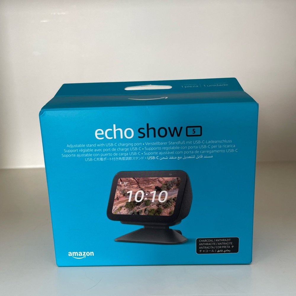 Amazon Echo Show 5 in Black
